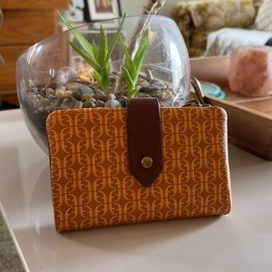 BRAND NEW Fossil wallet. Never been used.
